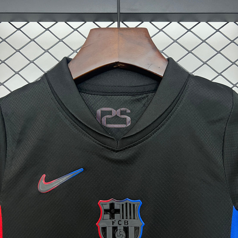 KIT INFANTIL DO BARCELONA 25/26 PRETO