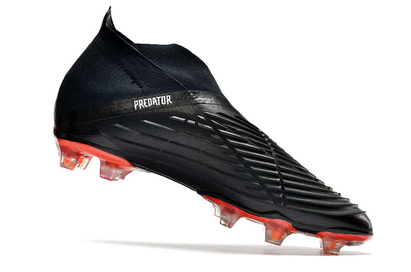 CHUTEIRA ADIDAS PREDATOR FIFA WORLD CUP QATAR 2022 EDGE+ FG