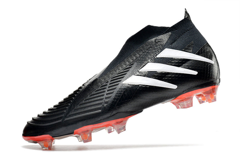 CHUTEIRA ADIDAS PREDATOR FIFA WORLD CUP QATAR 2022 EDGE+ FG