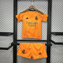 KIT INFANTIL DO REAL MADRID 25/26 LARANJA