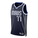 REGATA DALLAS MAVERICKS - LUKA DONCIC - 2022/23 SWINGMAN JERSEY -AZUL ESCURO